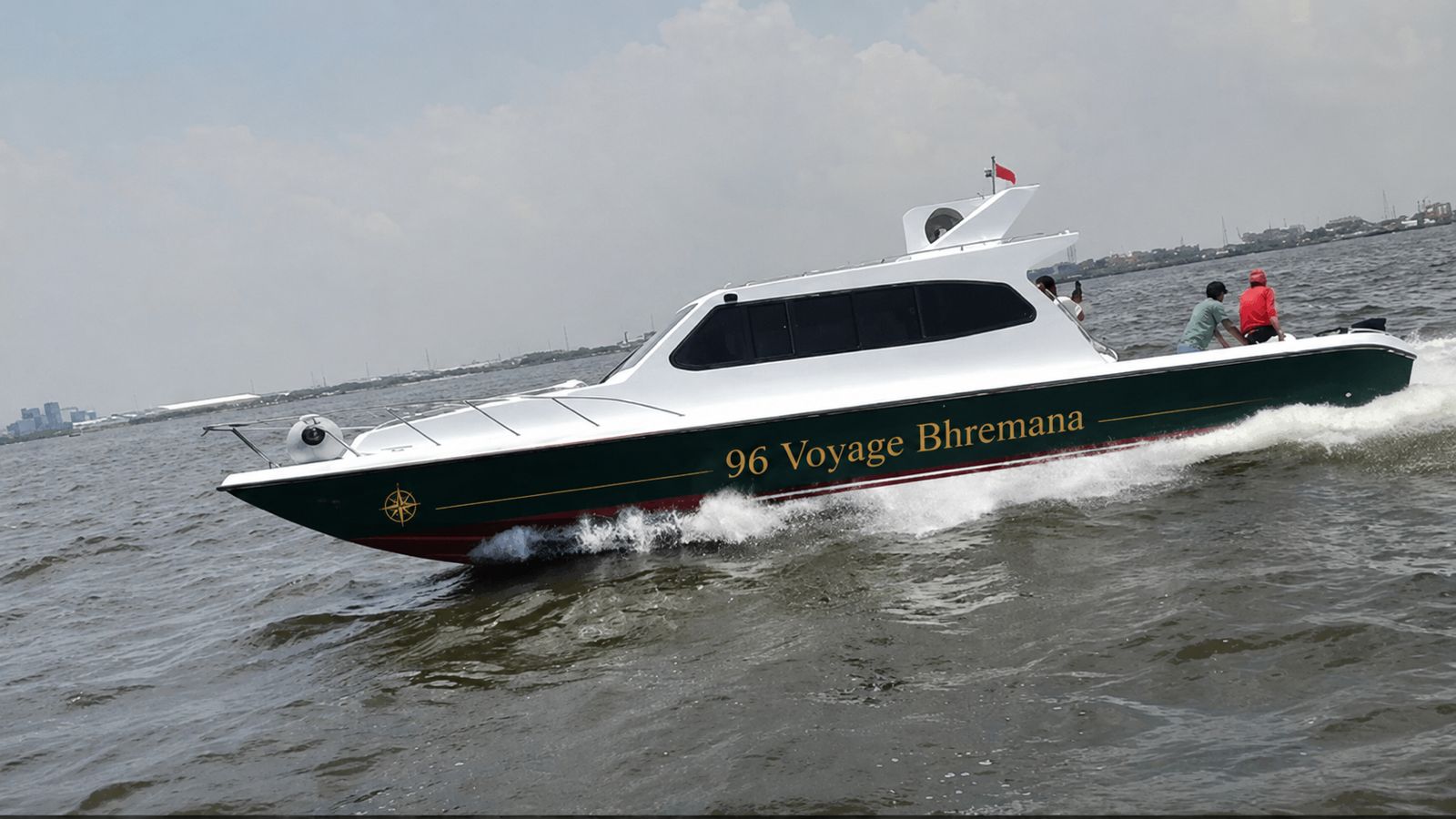 96 Komodo Charter Bhremana